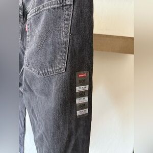 Levi’s|Black BOW detail  gray wash women’s straight leg jeans,raw hem•••NWT